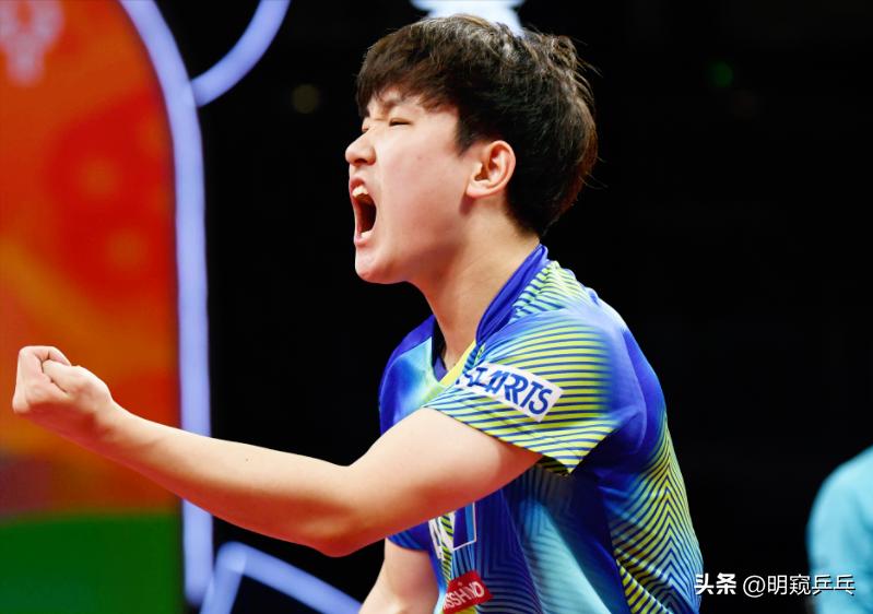 世青赛最大冷门！15岁的日本天才少女张本美和3-0横扫小王曼昱