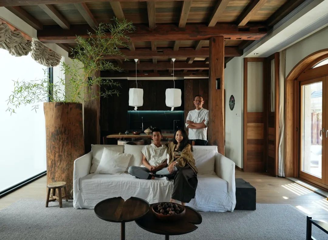 湖北夫妻造房子,湖北夫妻两万造房