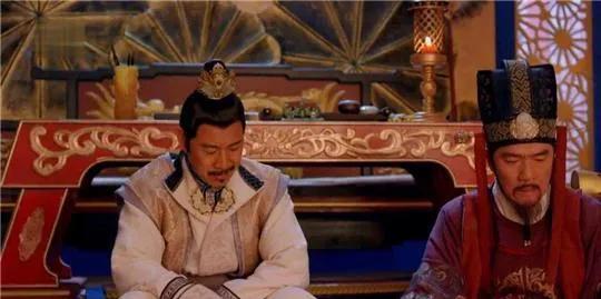 最经典的太监念圣旨,太监宣圣旨念错一字救了1000人