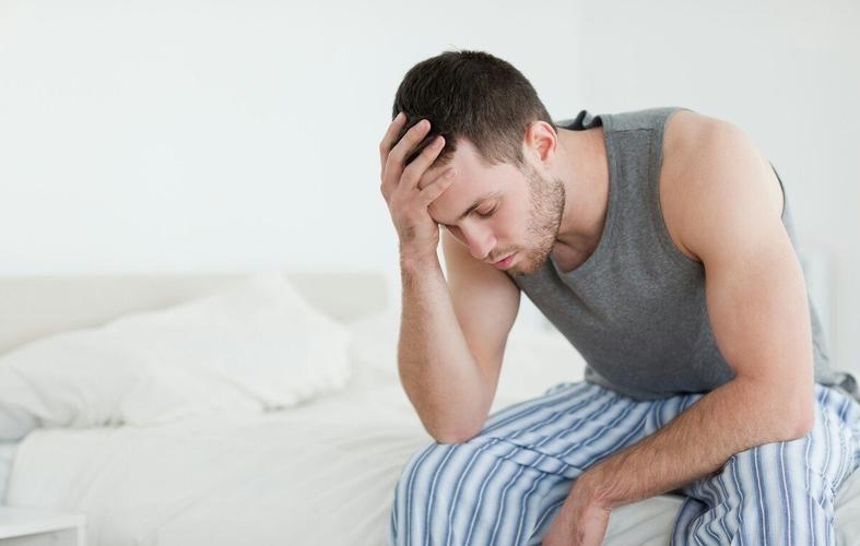 男性短裤老是湿湿的有异味,男性全身感觉潮湿什么情况