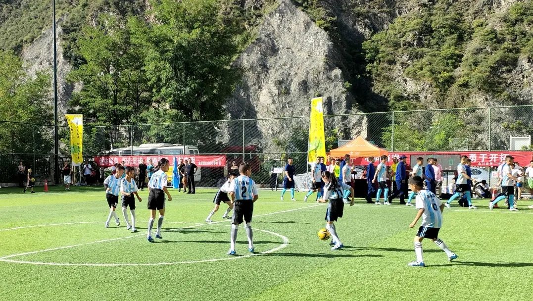 景泰县5人制足球比赛决赛,新区首届五人制足球赛开赛