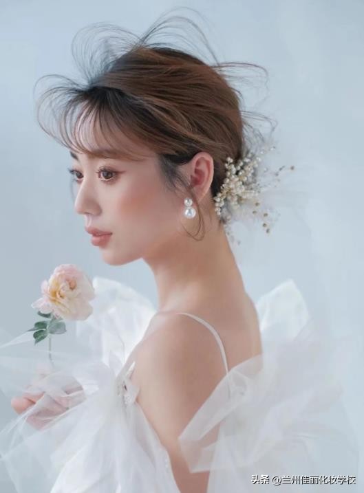 头发太干枯毛躁怎么做顺直不伤发,头发干枯毛躁分叉变柔顺的小妙招