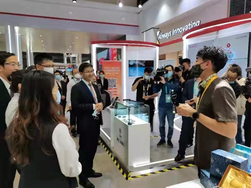 日本冲绳物产受邀参加第四届进博会，「王国贡酒」首亮相备受瞩目