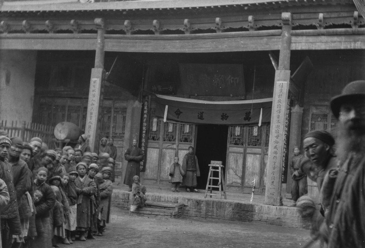 日军兽行：当着男人的面玷污了女儿，临走还残忍割下妻子乳房