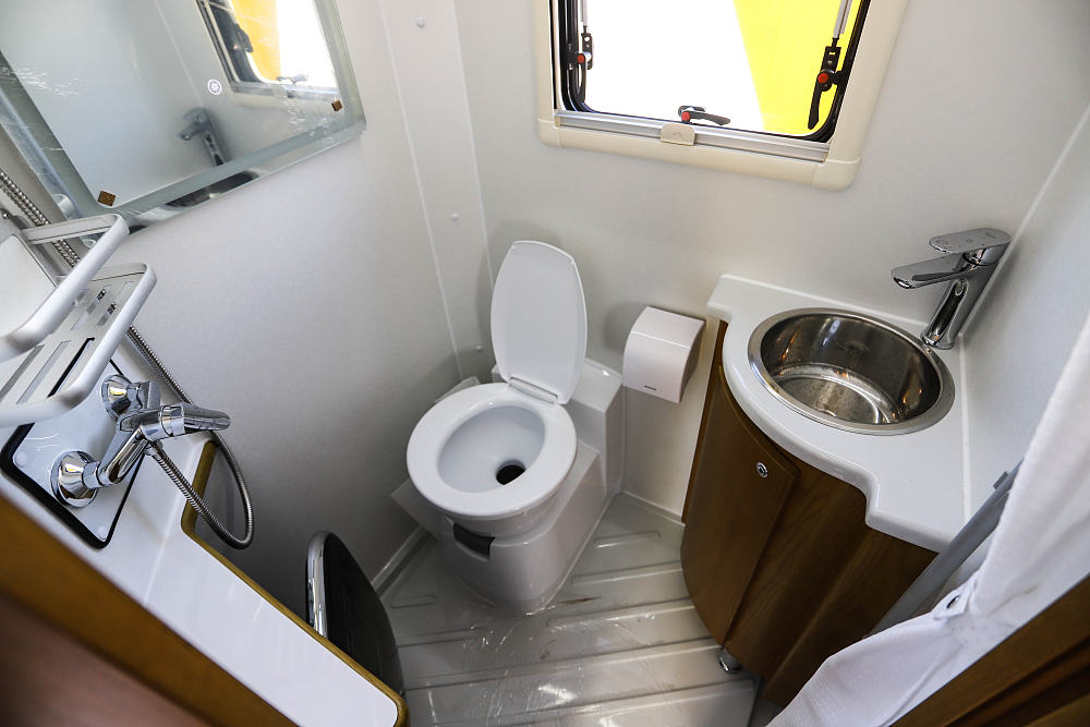 2023款最新国产c型小额头房车,商务房车推荐50万c型豪华房车