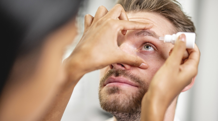 每天对着电脑手机要怎么保护眼睛,一直对着电脑眼睛干涩疼痛怎么办