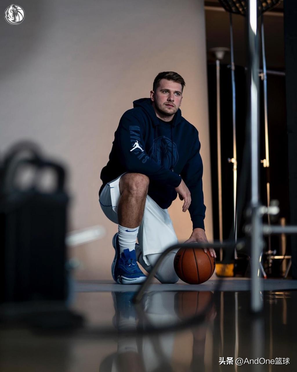 姆巴佩梅开二度致敬库里,库里和姆巴佩是什么关系