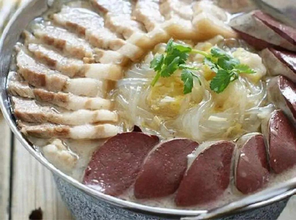 东北的杀猪菜怎样做好吃,东北的杀猪菜的视频