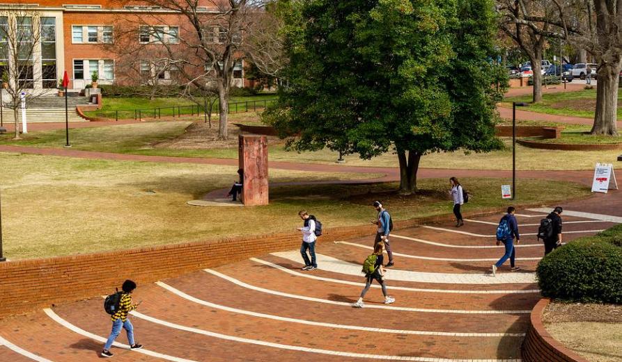 大量中国留学生在英遇电信诈骗,中国留学生被美国诈骗