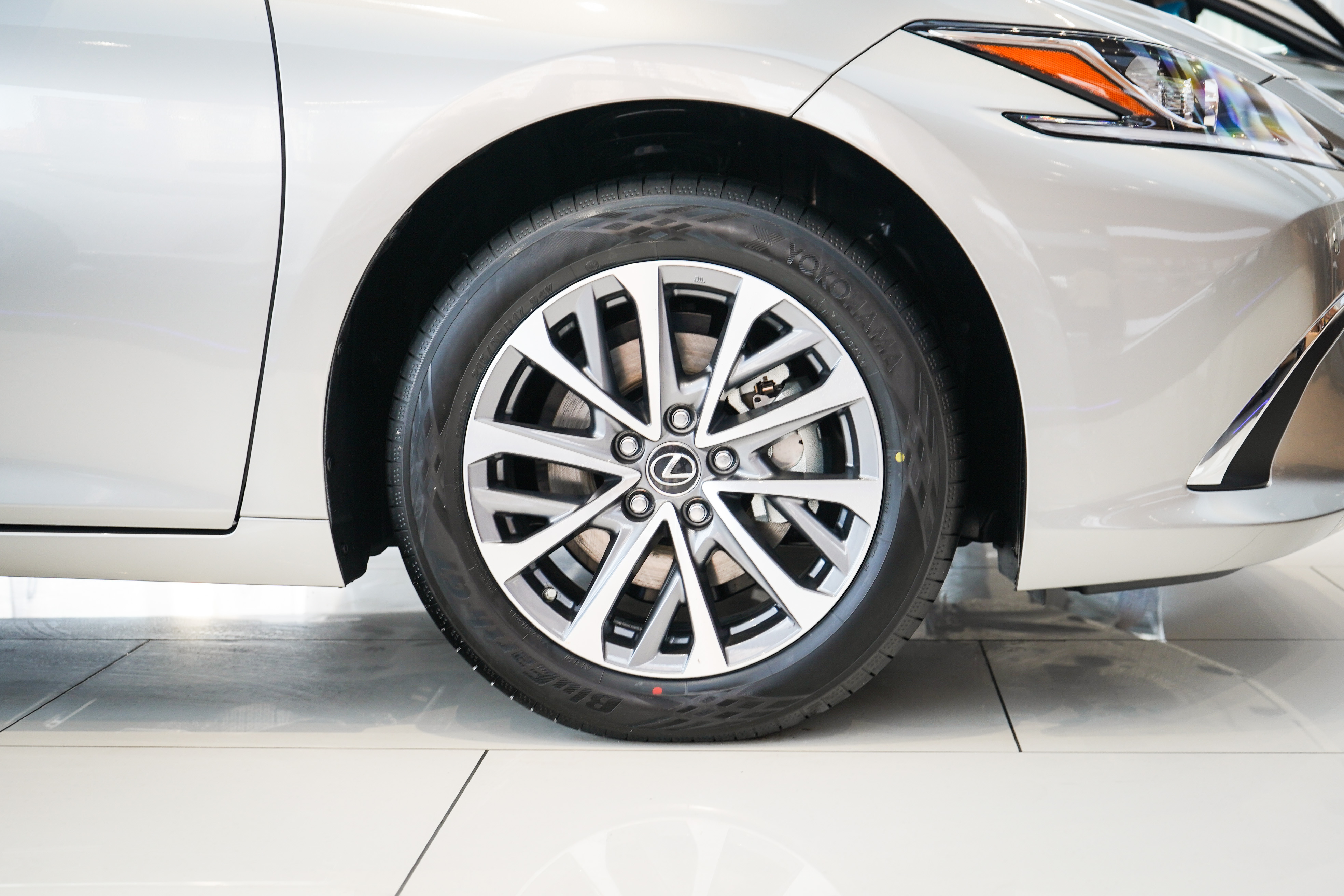 凯美瑞报价优惠,凯美瑞买2.0豪华版落地价