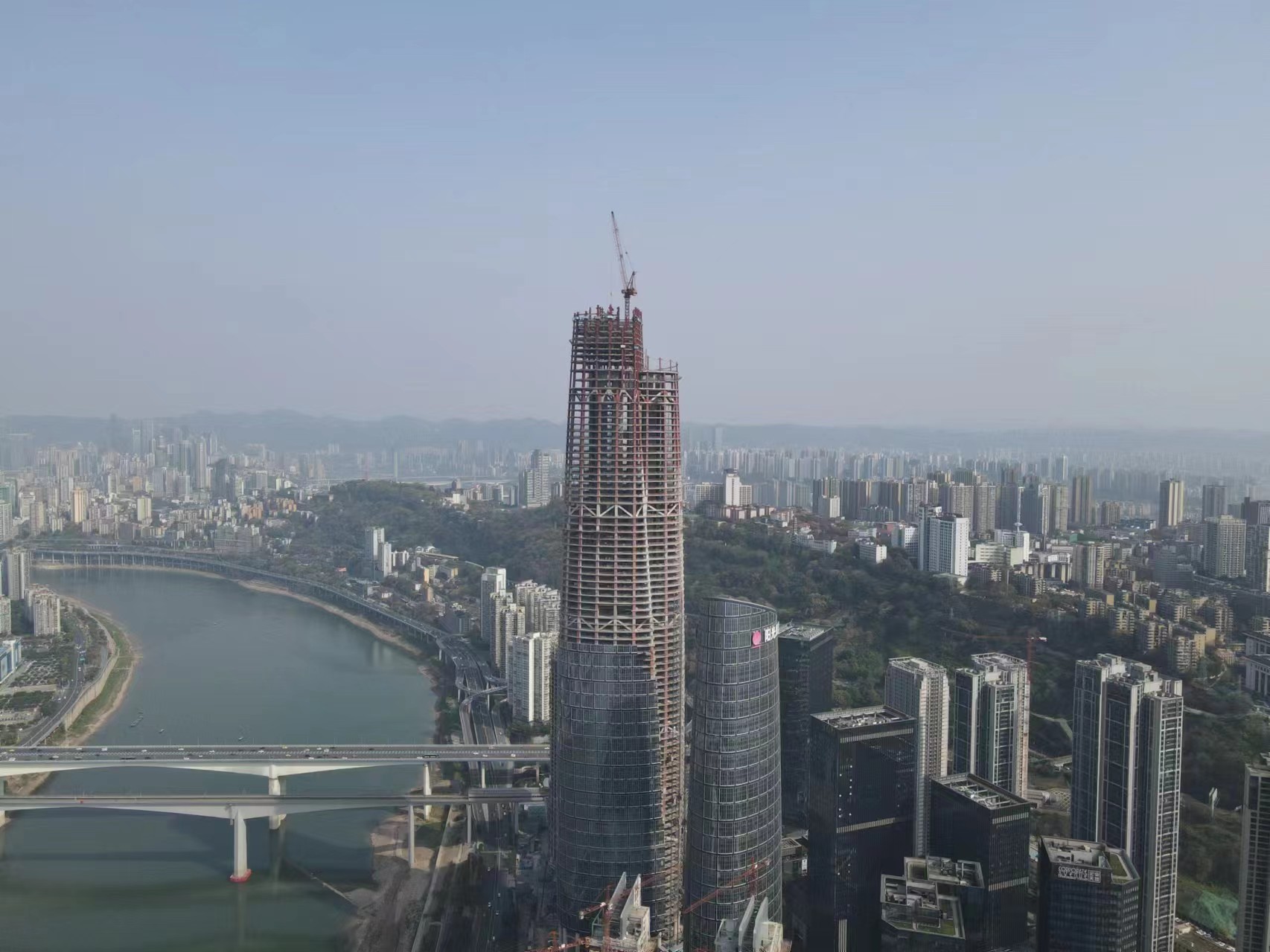 重庆陆海国际中心主塔体量有多大,重庆陆海国际中心成就