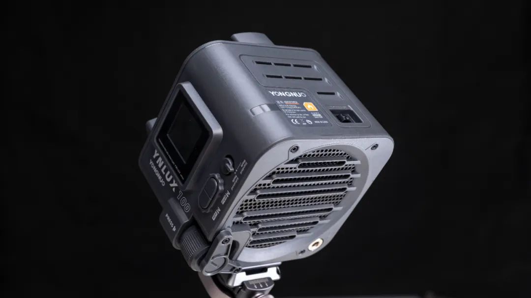 永诺ynlux100补光灯电池,永诺ynlux100pro使用教程