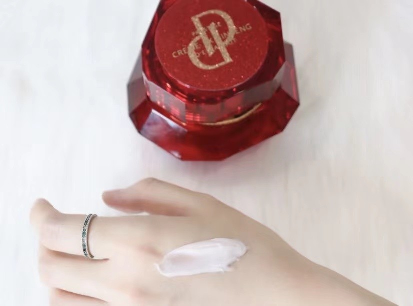 60岁真正好用有效的抗皱面霜,60岁女人用什么牌子抗皱霜好