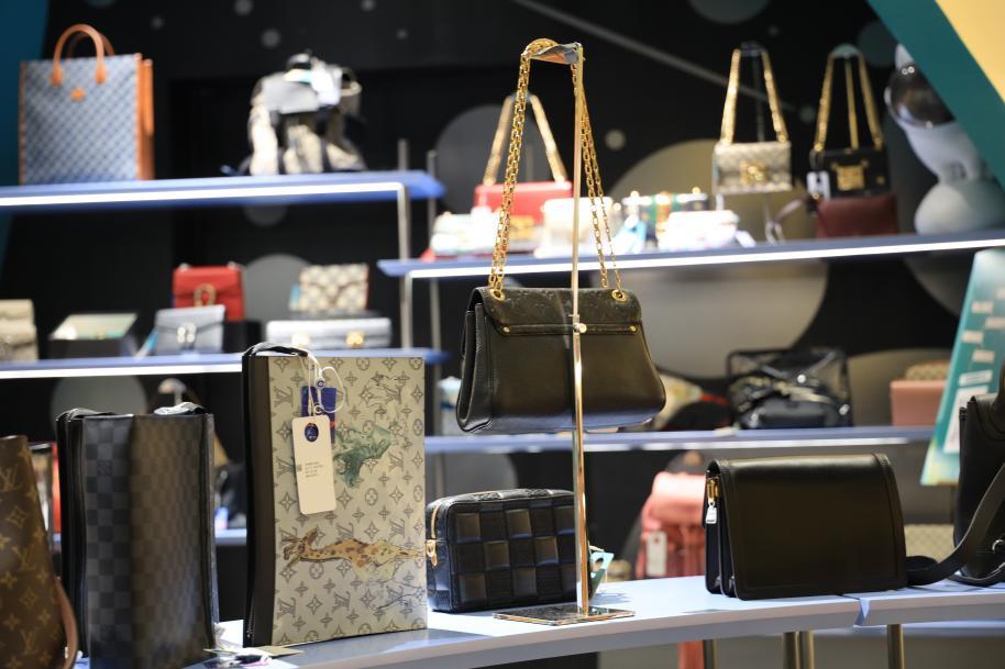 想买二手奢侈品包去哪里买,想买正品奢侈品包