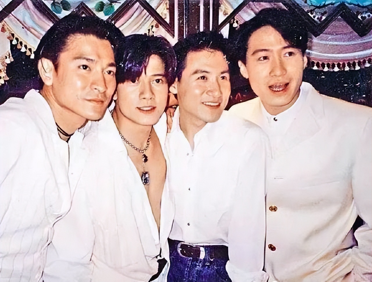 五位留长发的男明星最后一位最帅,七位又酷又帅的男明星