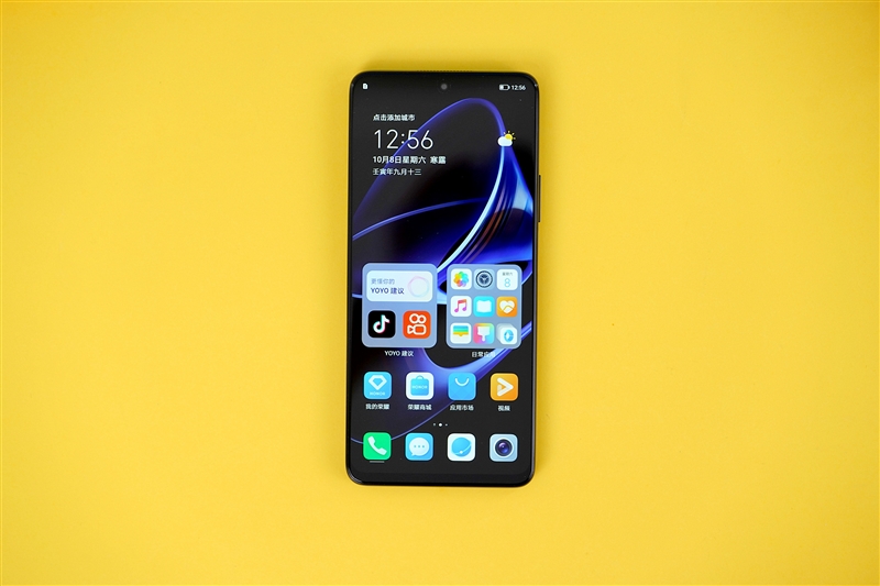 从2399元跌至1689元，19GB+256GB+4800mAh，性能旗舰沦为千元机