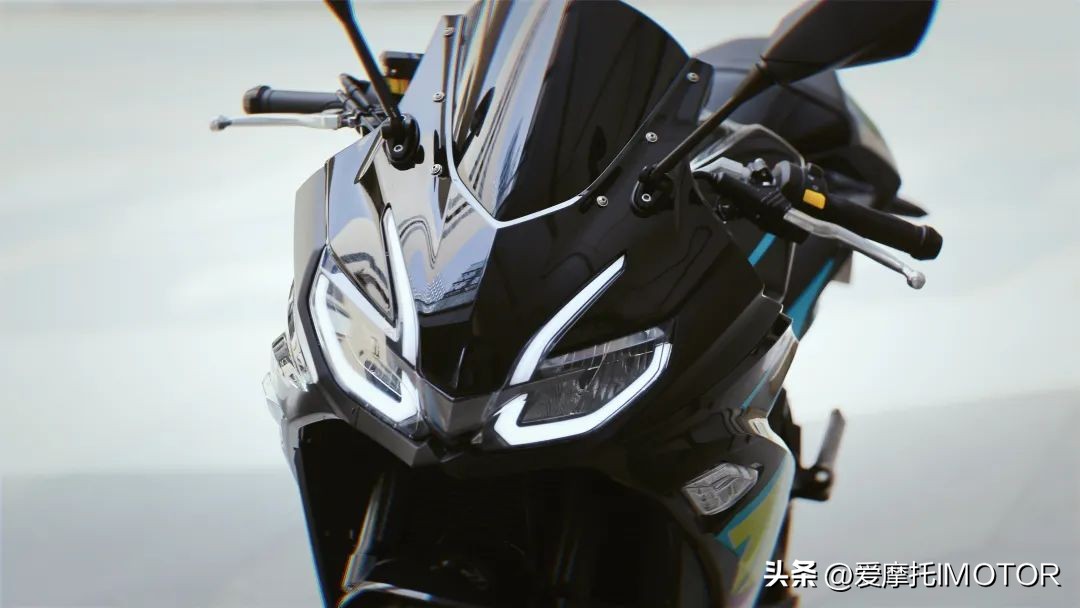 金城枭250对比春风250,2万内亲民双缸仿跑金城枭250评测