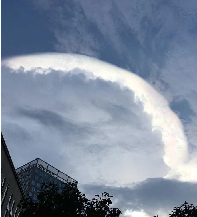 罕见“七彩祥云”现身浙江,形成条件极其苛刻,是好运的预兆吗?