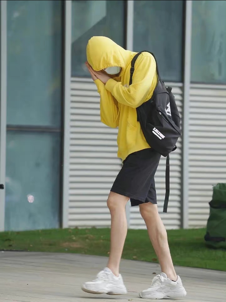 男生推荐短袖短裤穿搭方案,夏日短裤男生穿搭视频