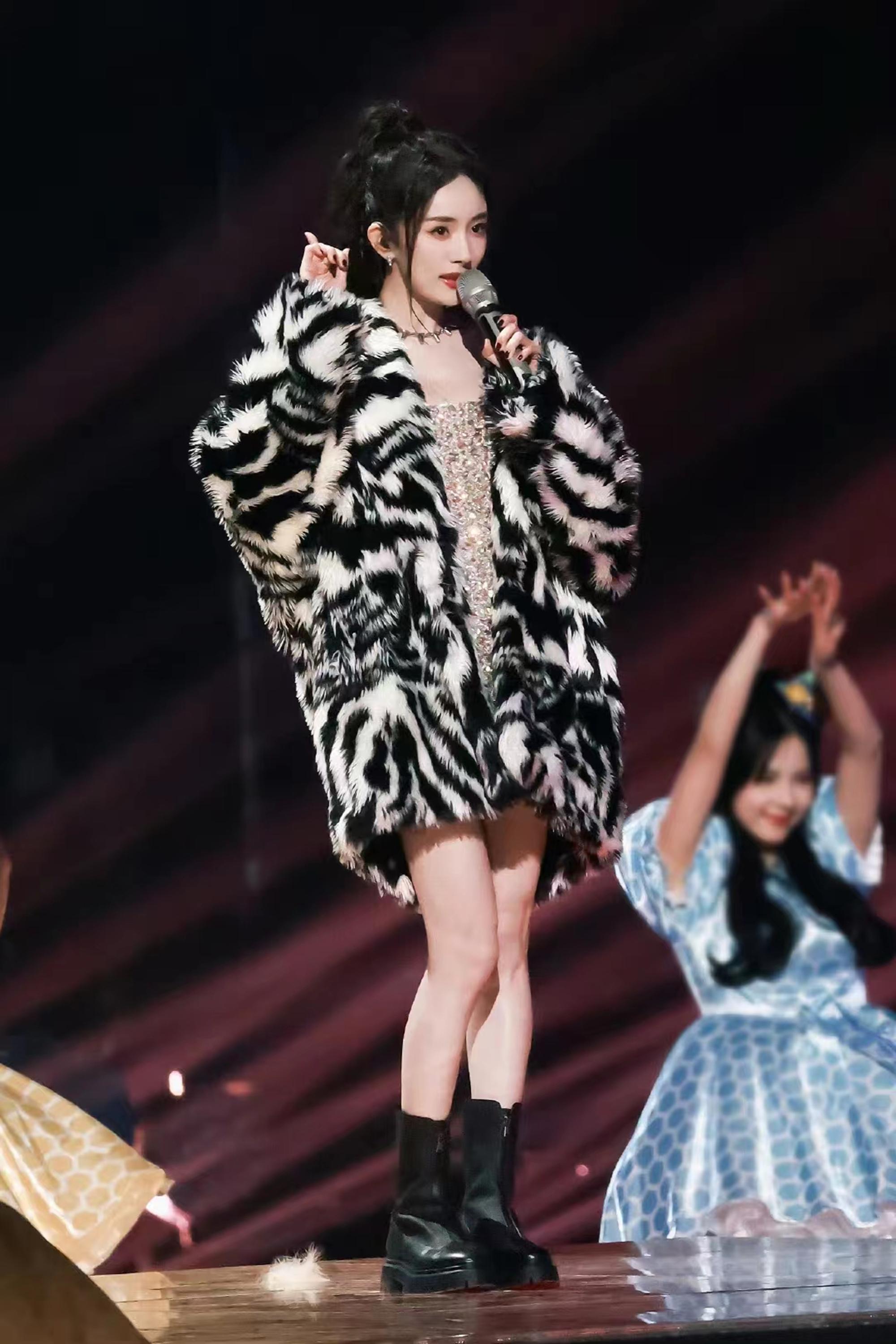 杨幂赵丽颖李沁,赵丽颖杨幂李沁让人无法抉择