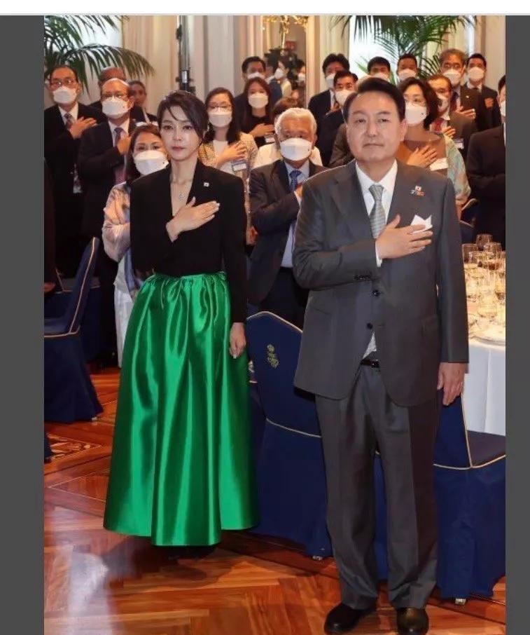 韩国第一夫人衣服穿搭,韩国第一夫人裙装