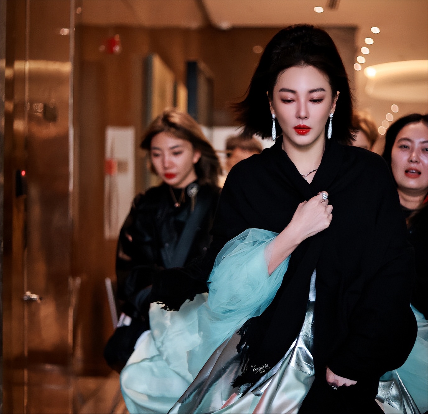 微博之夜照妖镜小动作,微博之夜成女星照妖镜