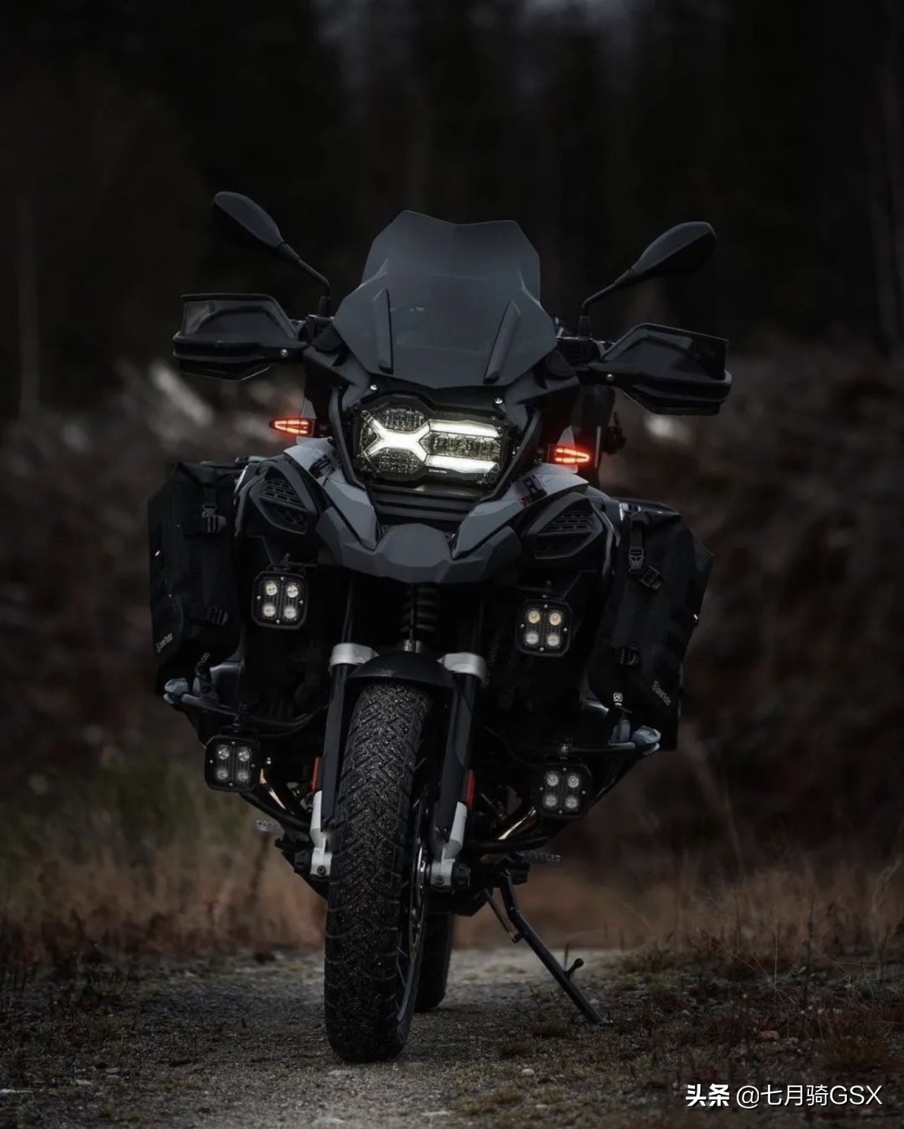 宝马r1250gs四十周年纪念款,宝马r1250gs哪一年值得购买