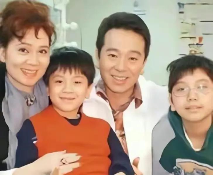 张晨光老戏骨,张晨光沧桑白发