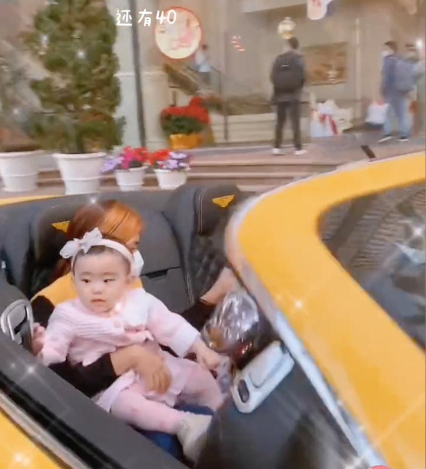 82岁刘诗昆开钢琴学院送女儿,84岁刘诗昆2个月儿子近照