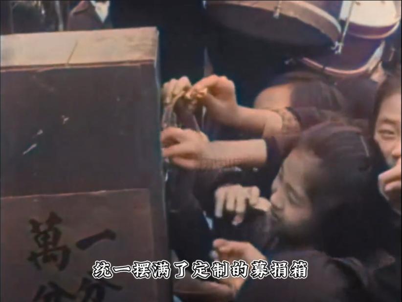 台湾交通专家说：中国大陆的高铁没靠背，女主持人都笑到呛！