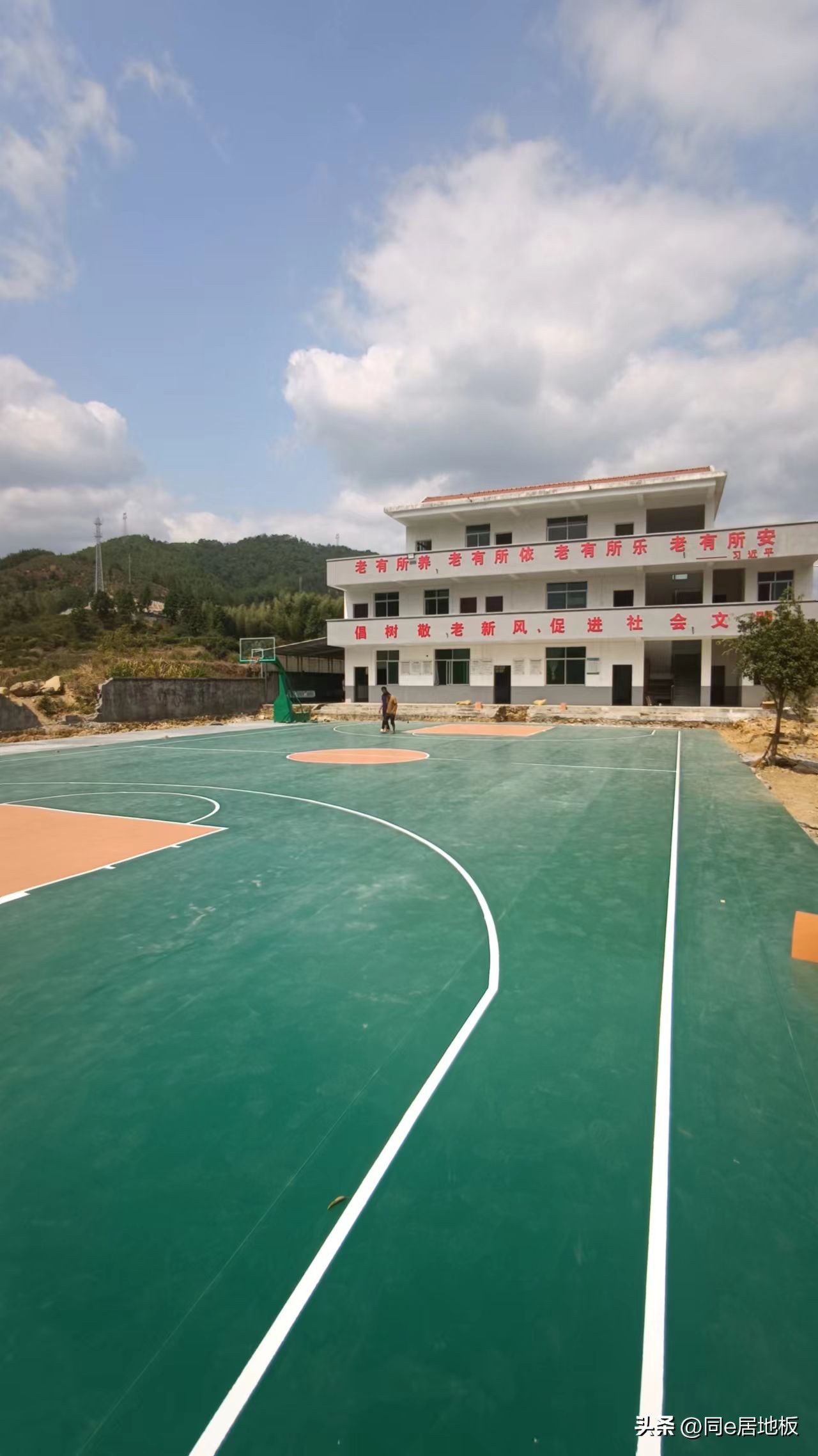 三明塑胶篮球场建设,福建室内篮球场木地板安装