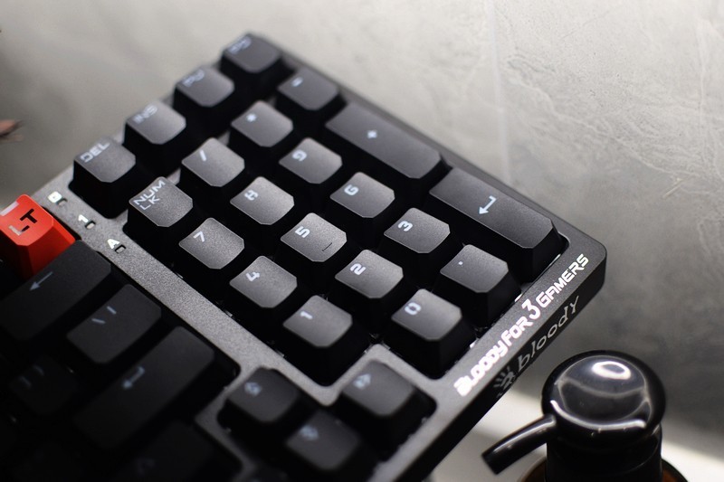 血手幽灵t98和rog游侠rx,血手幽灵t98支持热插拔吗