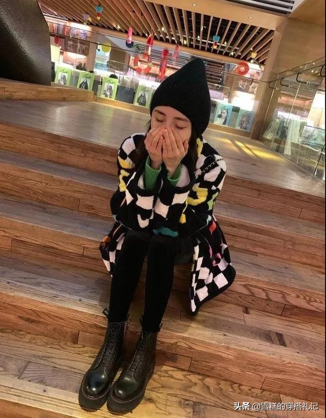 什么颜色的马丁靴百搭洋气,马丁靴豆腐裤绝美冬天就该这么穿