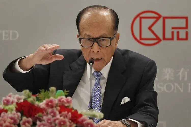 李嘉诚10年后的预言,李嘉诚预言的城镇家庭四大问题