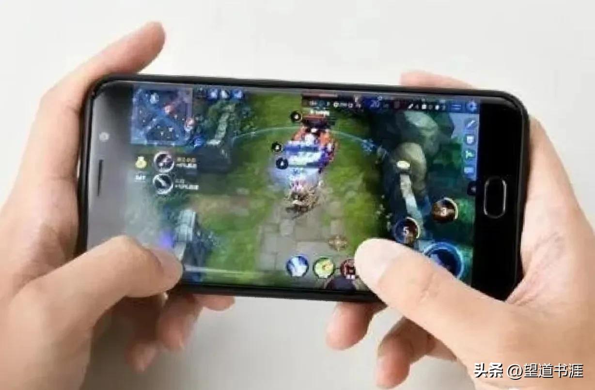 希望家长们不要再让孩子玩手机了,家长最担心孩子玩手机的后果