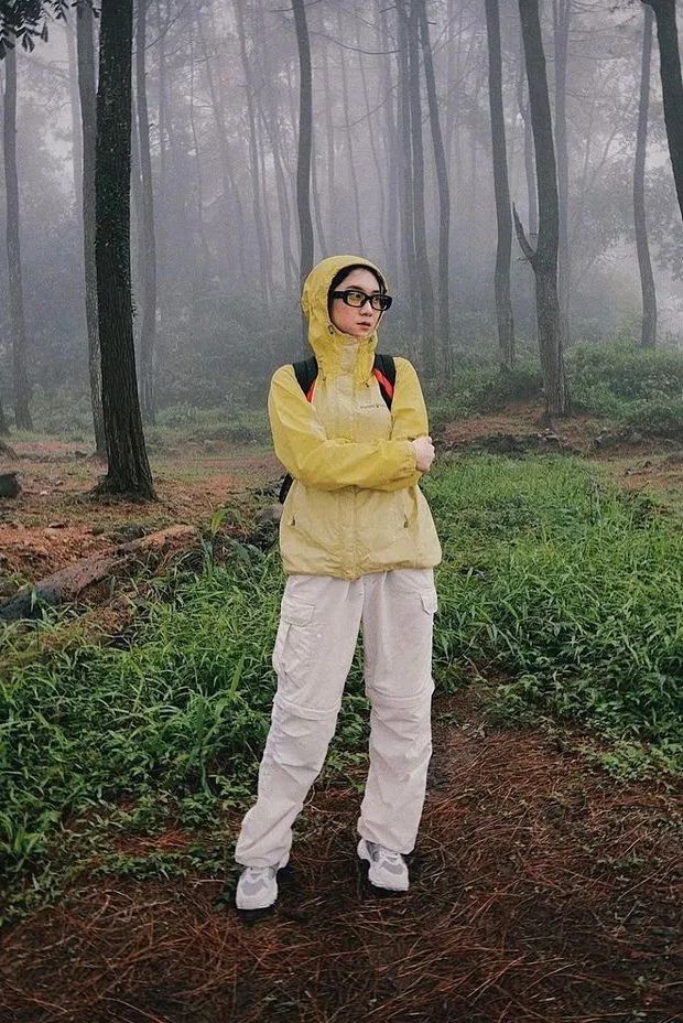 2023年四月旅游穿搭,四月穿衣笔记浪漫春日的十套穿搭