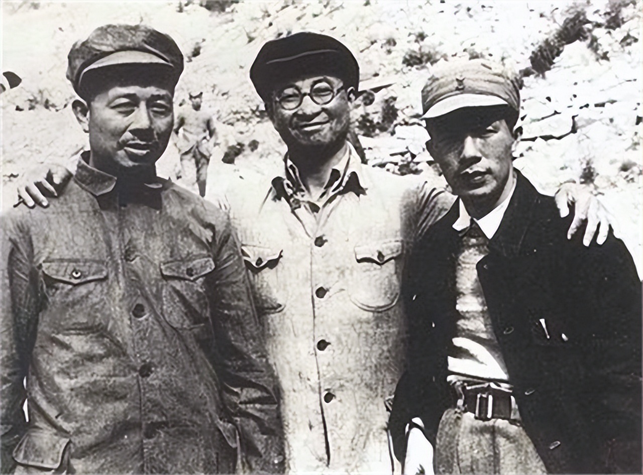 陈赓当选候补委员，问毛主席：候谁的补？旁人回答让大家捧腹大笑