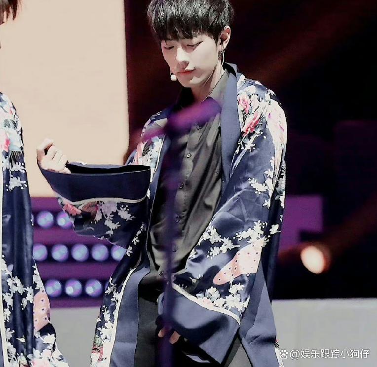 浪姐4：《极乐净土》原唱一开嗓惊艳到我，肖战粉丝表现让人失望