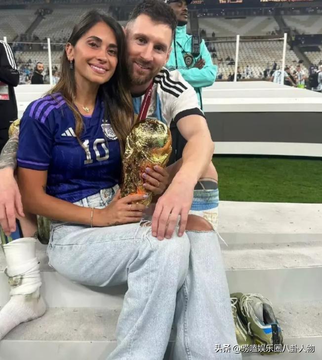 梅西老婆拿大力神杯,梅西老婆正面照