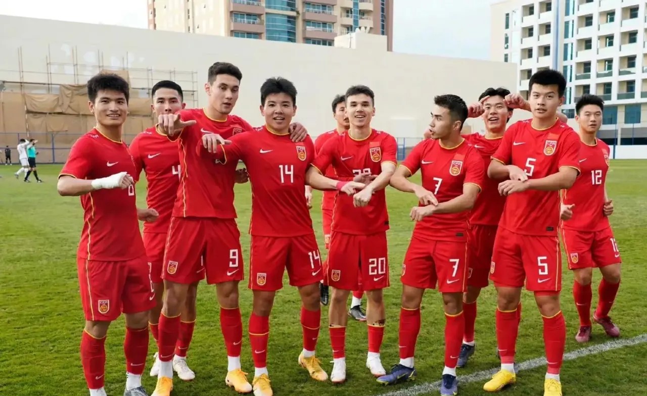 0-6惨败的中国男足,中国男足0-3韩国中国男足精彩回顾