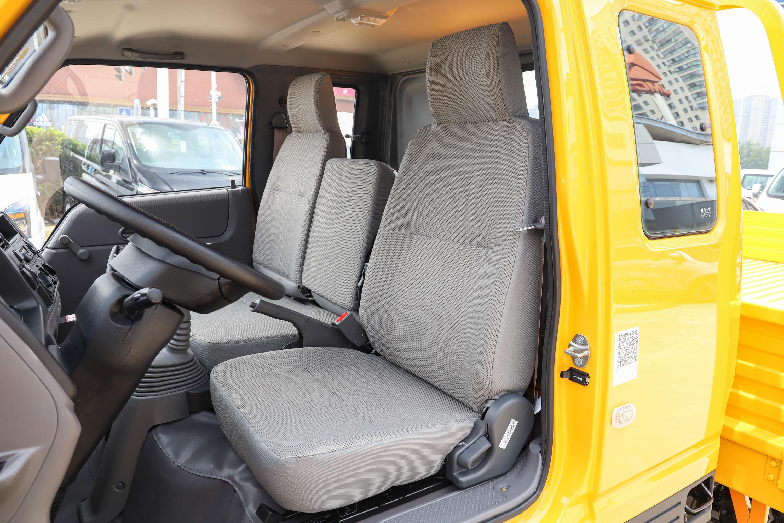 江铃宝典货箱尺寸多少,江铃凯运货箱尺寸