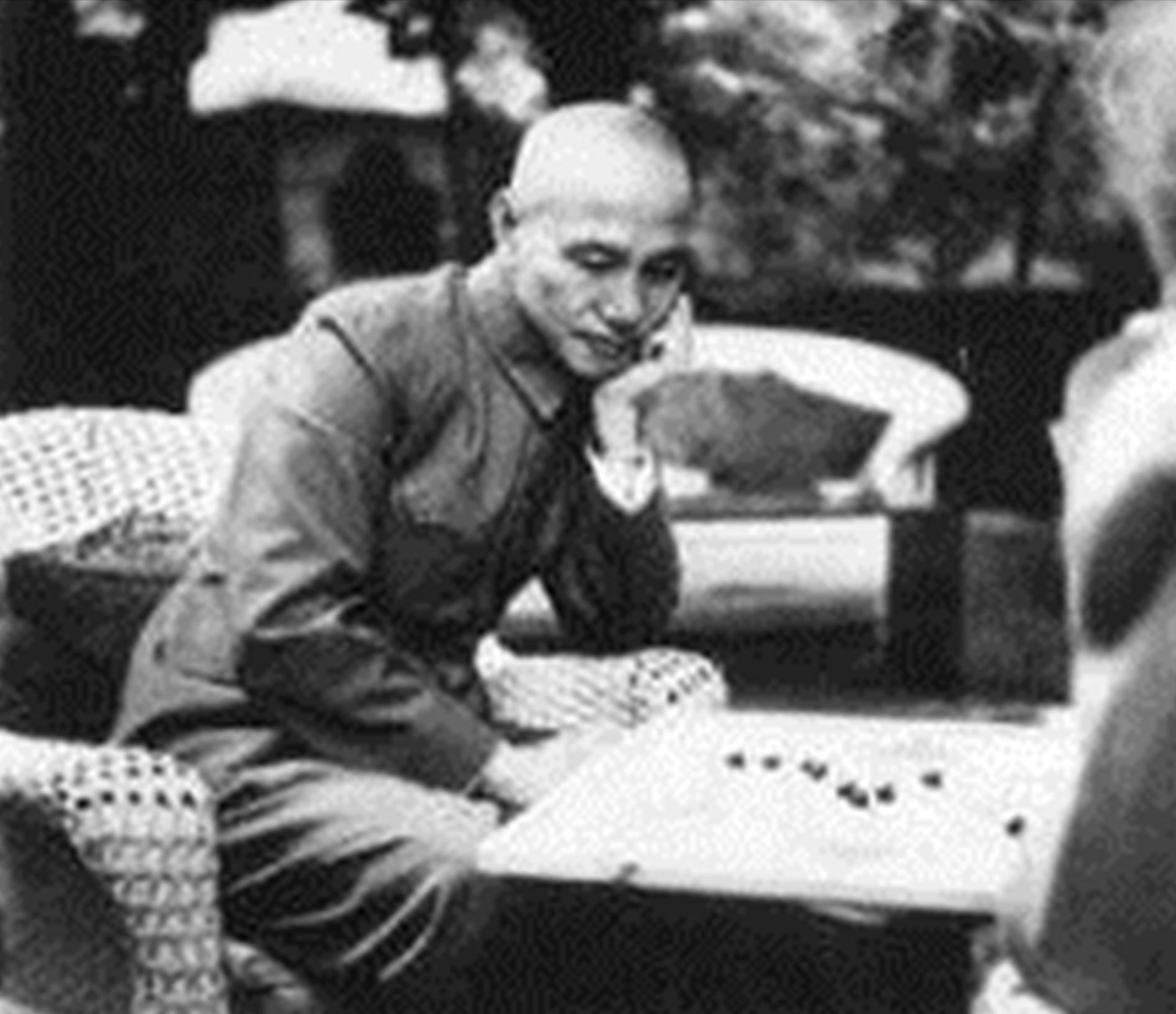 蒋介石晚年想和平回归，毛主席承诺：你儿子可以当台湾省长！