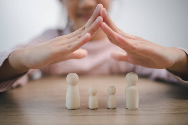 老公穷得生活都难维持,老公穷还大方怎么办