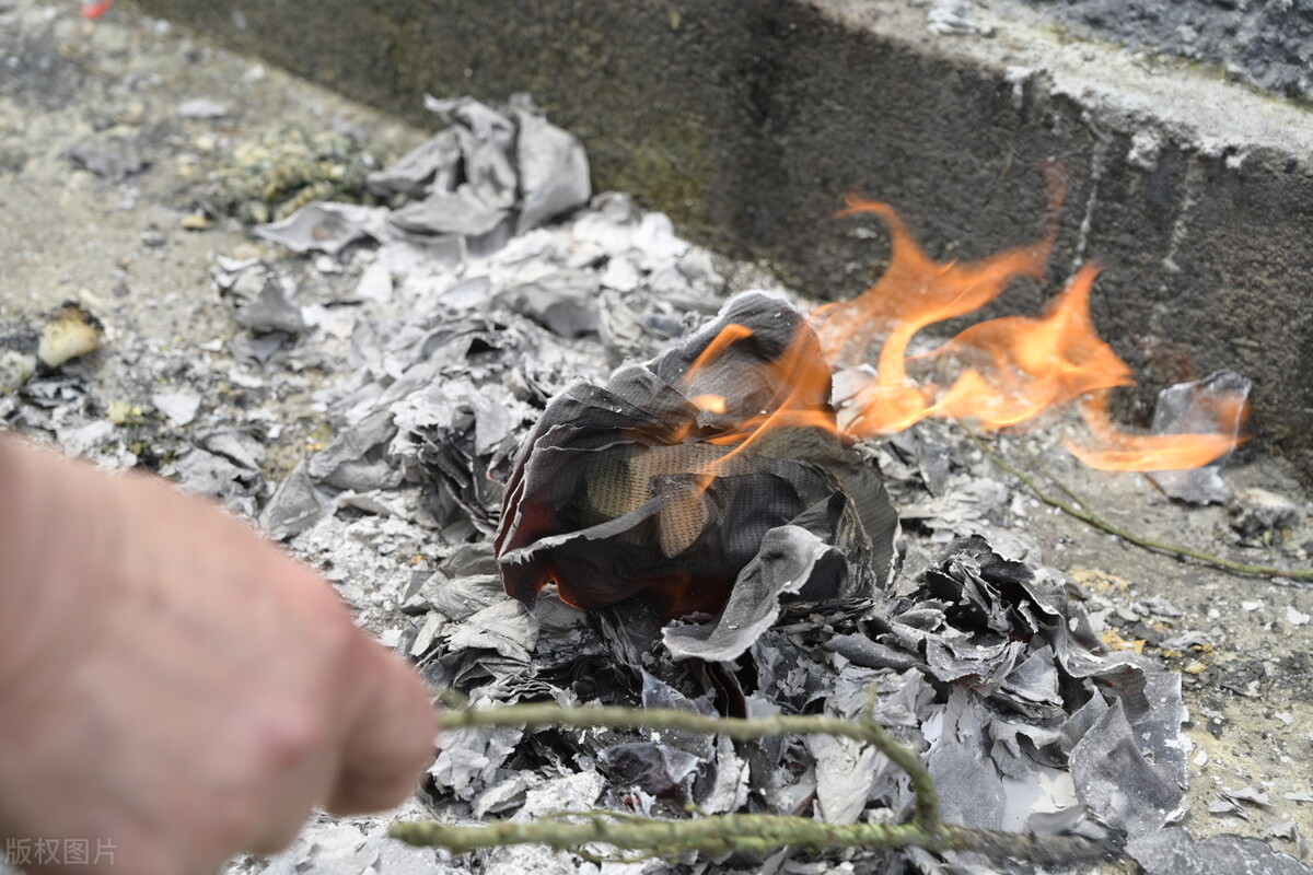 清明上坟祭祖应注意哪些,清明节祭祖上坟的忌讳