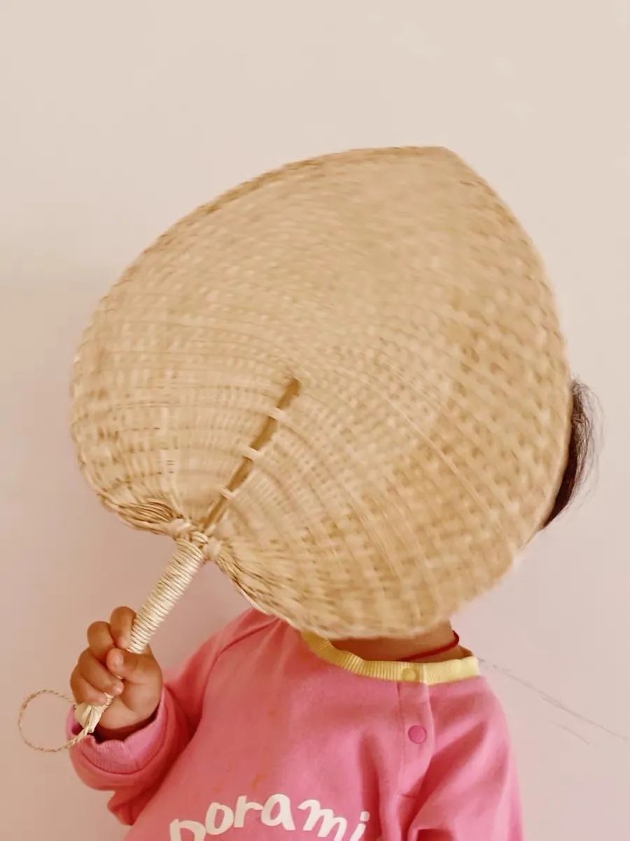 湖南小伙卖3000多个老蒲扇，做一个被抢一个，订单翻倍