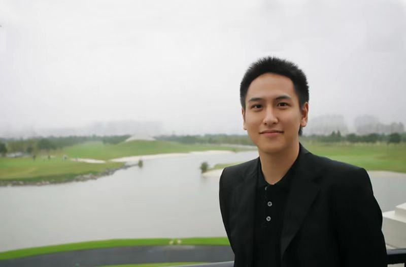 汤臣集团董事长汤珈铖身价,上海首富汤珈铖