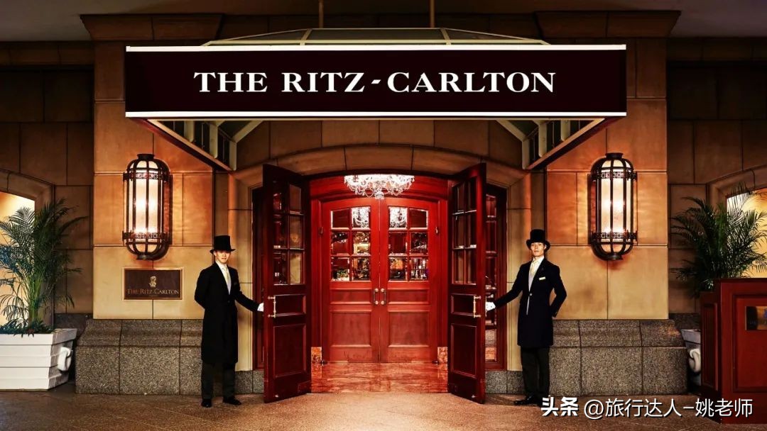 日本丽思卡尔顿酒店阴雨天高级感,大阪奢华酒店