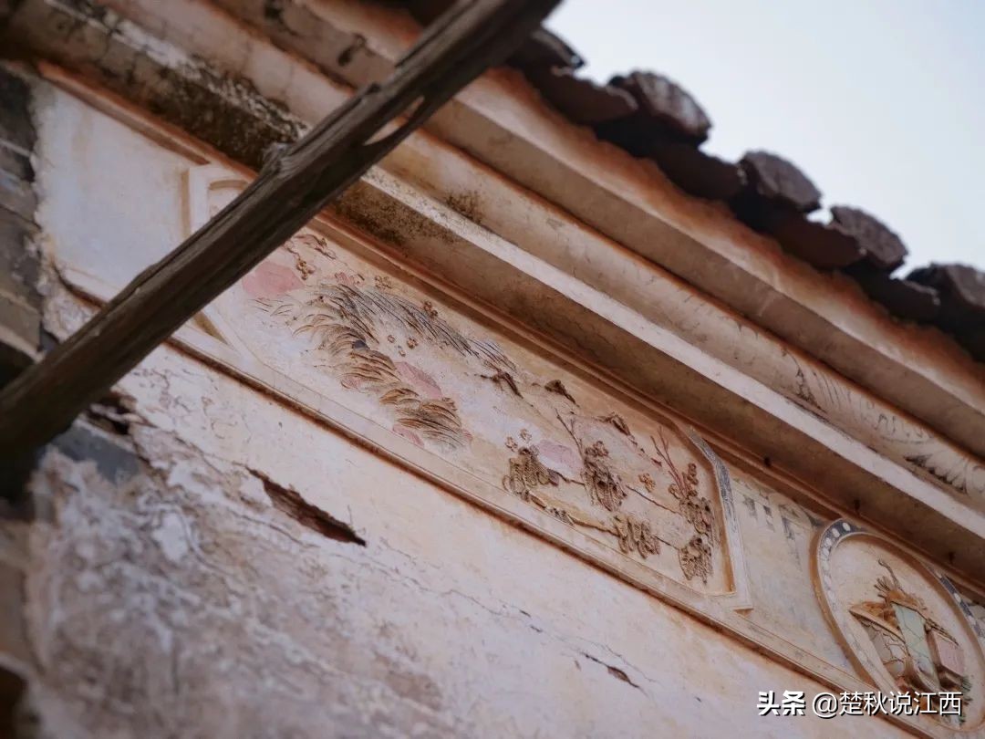 一个极具历史文化底蕴的古村,这个古村风景一绝