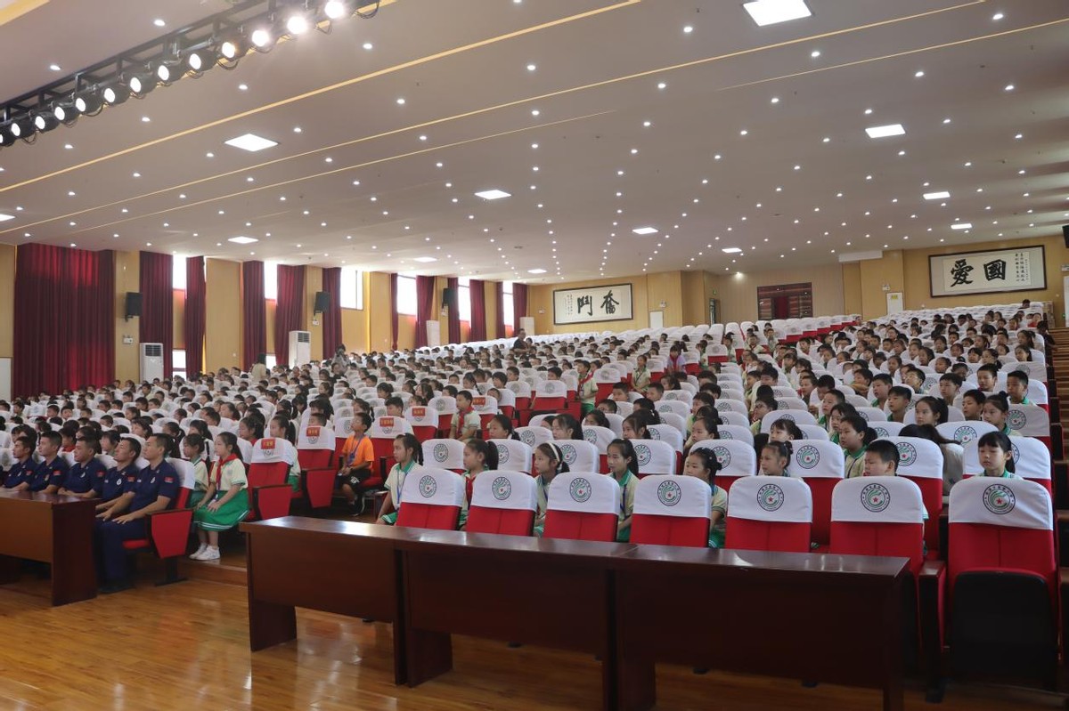 荆州电视台开学第一课直播,开学第一天教师互动