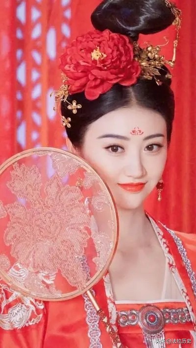 适合大光明发型的脸型,大光明发型适合什么脸型